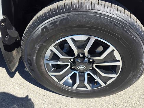 Used 2023 Toyota Tacoma TRD Sport w/ Advanced Technology Package image 9