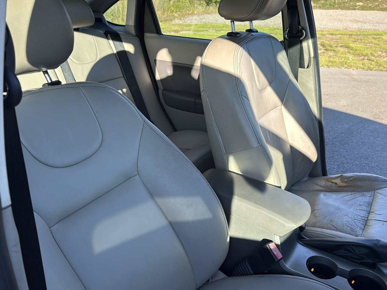 Used 2009 Ford Focus SEL FWD image 25