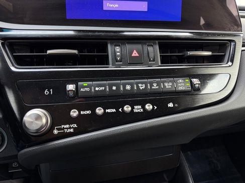 Certified 2025 Lexus ES 350 image 22