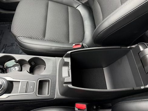 Used 2024 Ford Escape SE image 33