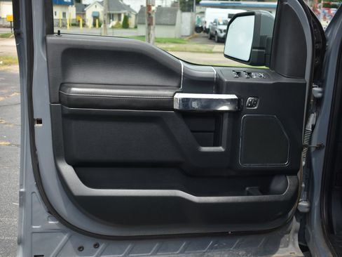 Used 2019 Ford F150 Lariat w/ Equipment Group 502A Luxury AWD/4WD image 12