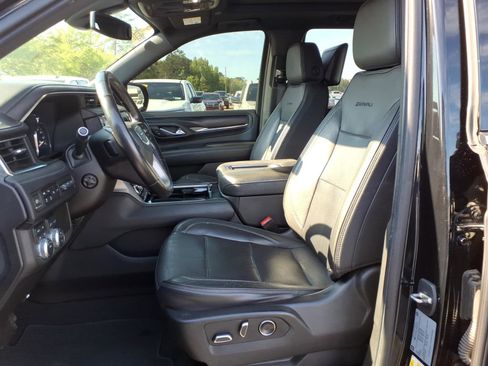 Used 2021 GMC Yukon Denali w/ LPO, Illumination Package AWD/4WD image 19