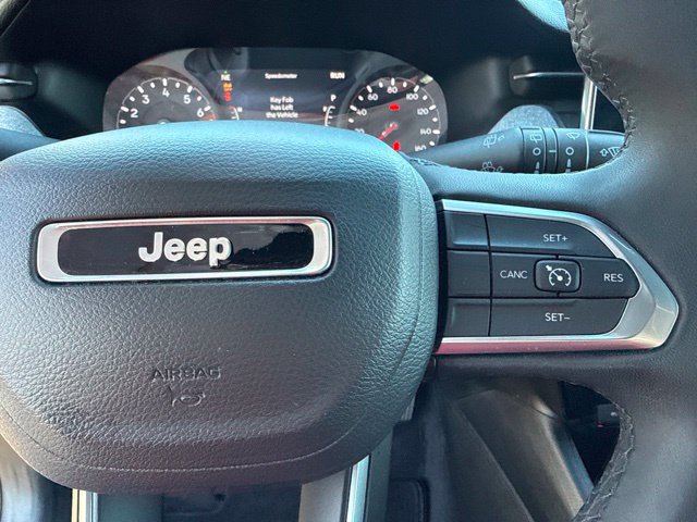 Used 2023 Jeep Compass Latitude AWD/4WD image 39