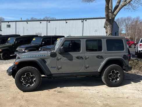 Used 2022 Jeep Wrangler Unlimited Rubicon 4xe w/ Cold Weather Group AWD/4WD image 4