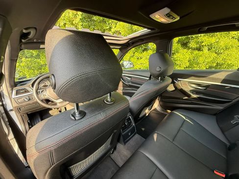 Used 2018 BMW 330i xDrive Sedan AWD/4WD image 45