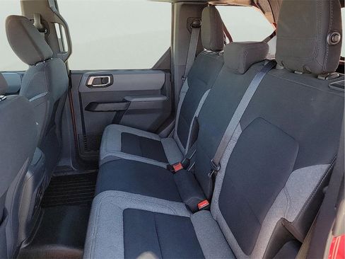 Used 2021 Ford Bronco Big Bend w/ Sasquatch Package image 13