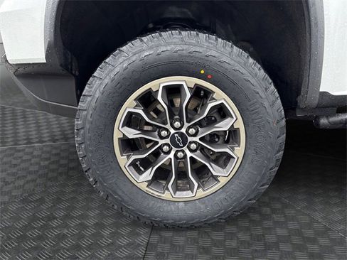 Used 2022 Chevrolet Colorado ZR2 w/ LPO, Door Decal Package image 14