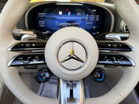 Used 2022 Mercedes-Benz SL 55 AMG 4MATIC image 31
