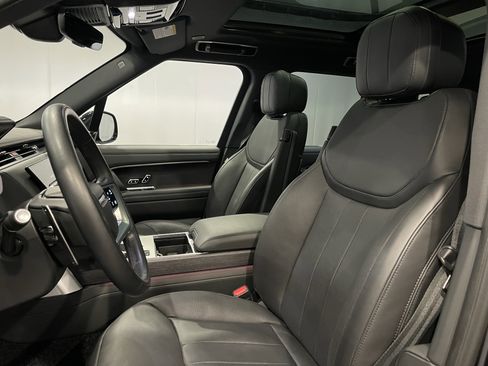 Used 2025 Land Rover Range Rover SE AWD/4WD image 14