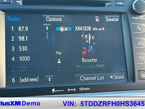 Used 2017 Toyota Highlander Limited image 28