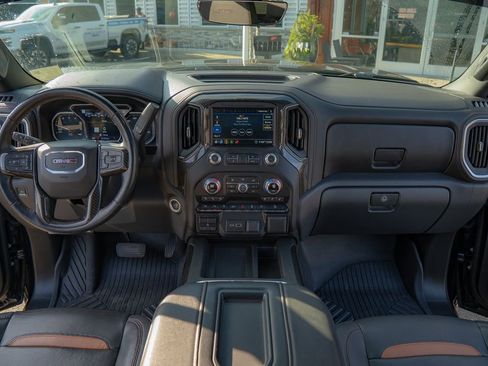 Used 2020 GMC Sierra 1500 AT4 w/ AT4 Premium Package image 13