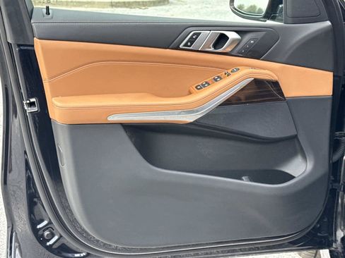 Used 2025 BMW X5 xDrive40i w/ M Sport Package image 26