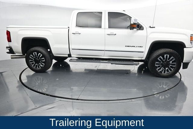Used 2016 GMC Sierra 2500 Denali w/ Duramax Plus Package AWD/4WD image 12