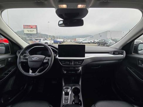 Used 2025 Ford Escape Platinum image 15