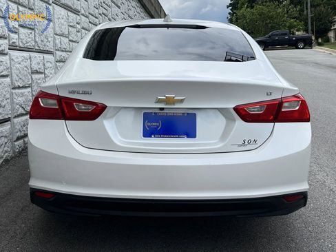 Used 2016 Chevrolet Malibu LT w/ Leather Package FWD image 5