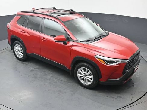 Certified 2022 Toyota Corolla Cross LE w/ Moonroof Package AWD/4WD image 45
