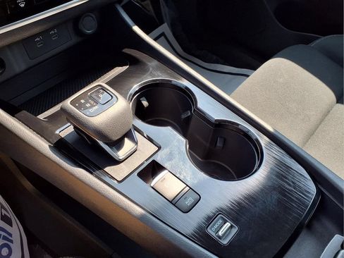 Used 2024 Nissan Rogue S FWD image 15