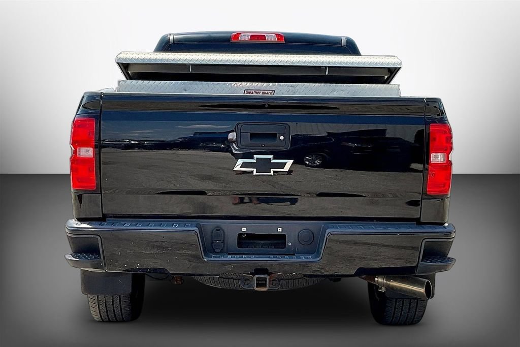 Used 2017 Chevrolet Silverado 1500 LT w/ All Star Edition AWD/4WD image 5