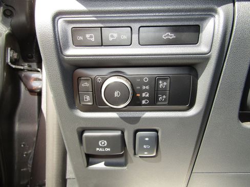 Used 2024 Ford F150 Platinum w/ FX4 Off-Road Package image 27