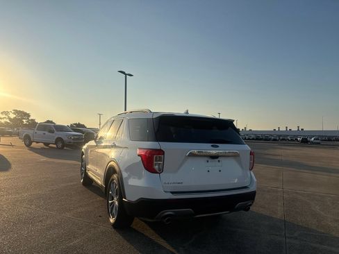 Used 2022 Ford Explorer Limited w/ Equipment Group 301A RWD image 14