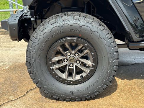 New 2025 Jeep Wrangler Unlimited Rubicon 392 image 13