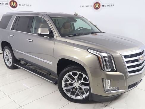 Used 2019 Cadillac Escalade Premium Luxury AWD/4WD image 20