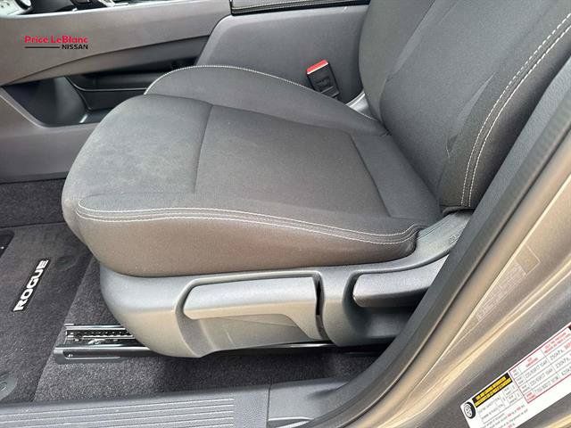 Used 2026 Nissan Rogue S FWD image 17