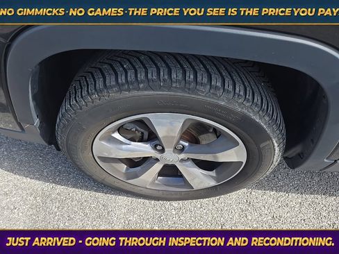 Used 2019 Jeep Cherokee Limited AWD/4WD image 12