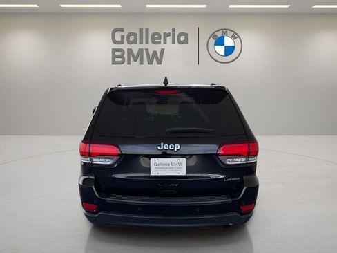 Used 2022 Jeep Grand Cherokee Laredo X image 9