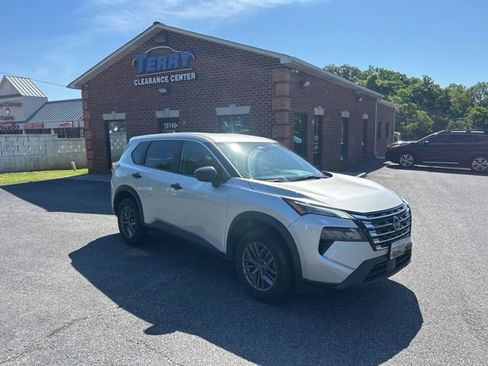 Used 2024 Nissan Rogue S AWD/4WD image 1