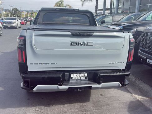 Used 2024 GMC Sierra EV Denali AWD/4WD image 6