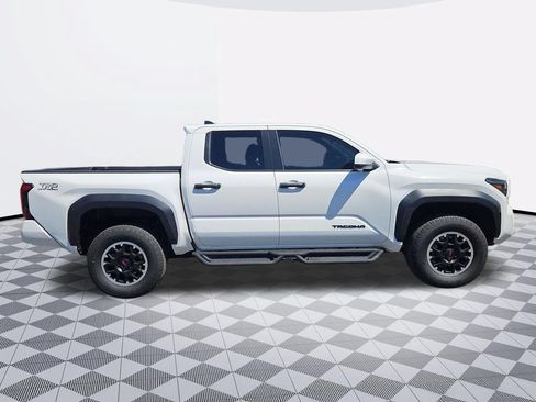 Used 2024 Toyota Tacoma TRD Off-Road AWD/4WD image 7