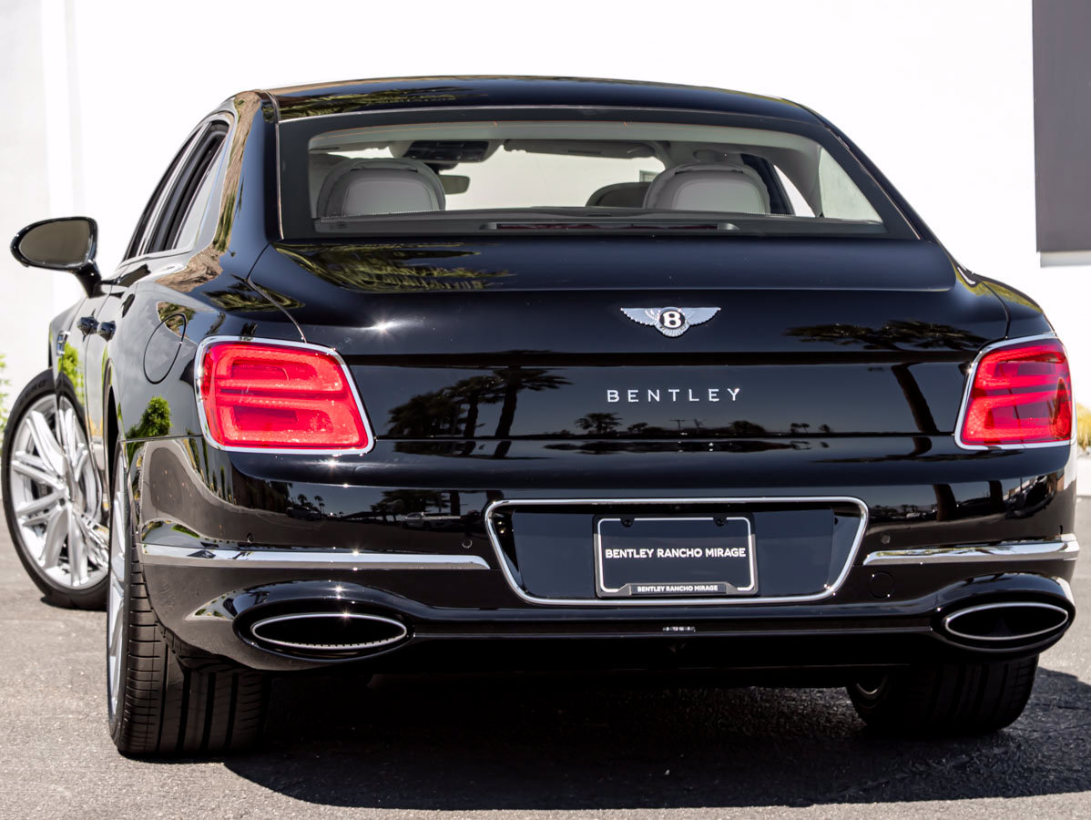 Used 2026 Bentley Flying Spur V8 AWD/4WD image 3