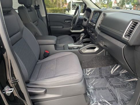 Used 2024 Nissan Frontier SV w/ SV Convenience Package image 10