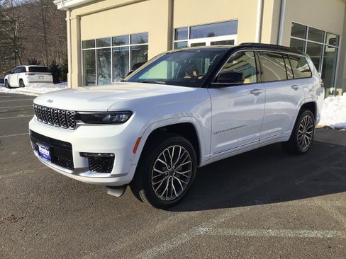 New 2025 Jeep Grand Cherokee L Summit image 4