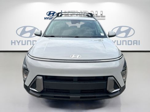Used 2024 Hyundai Kona SEL FWD image 2