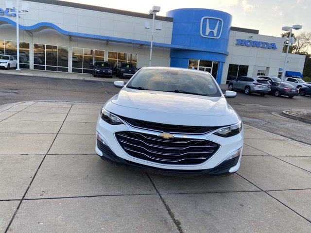 Used 2021 Chevrolet Malibu LS w/ Driver Confidence Package II FWD image 3