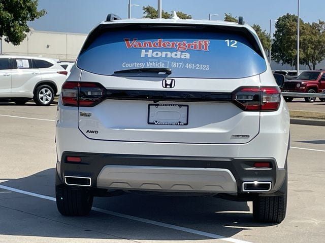 Used 2025 Honda Pilot Touring image 5
