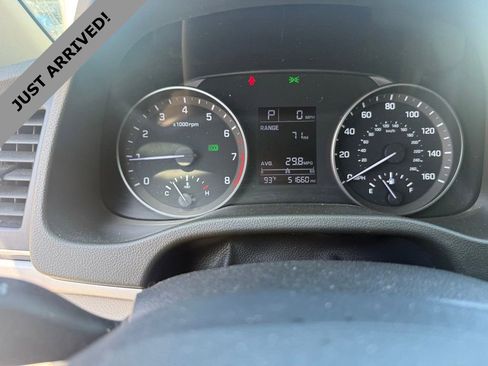 Used 2018 Hyundai Elantra SE w/ SE Connectivity Package 04 image 9