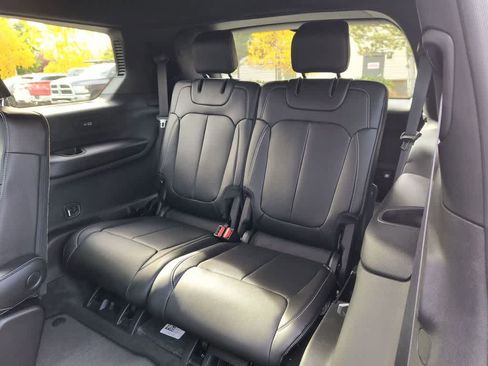 New 2025 Jeep Grand Cherokee L Limited w/ Luxury Tech Group II image 24