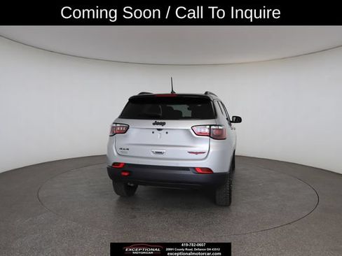 Used 2025 Jeep Compass Trailhawk AWD/4WD image 19