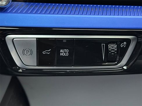 New 2026 Cadillac Optiq Luxury 1 image 32