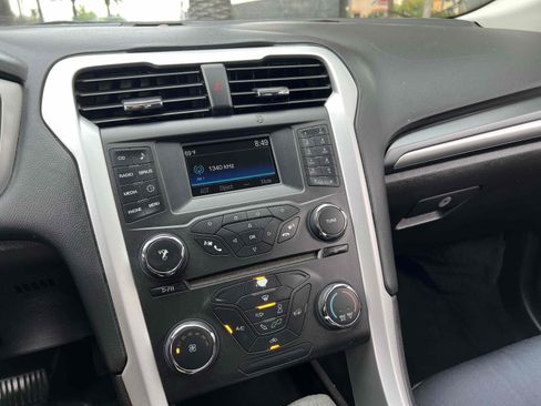 Used 2016 Ford Fusion SE image 33