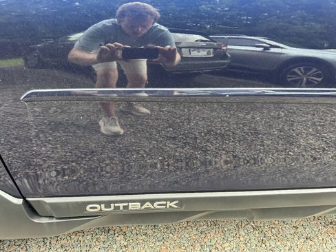 Used 2018 Subaru Outback 2.5i Limited AWD/4WD image 7