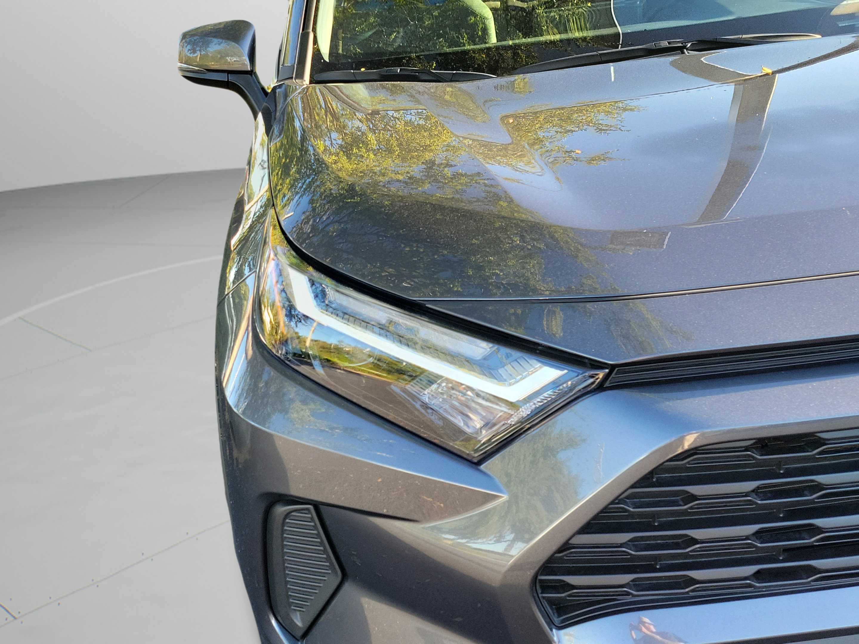 Used 2025 Toyota RAV4 XLE w/ Convenience Package FWD image 12