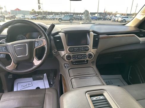 Used 2019 GMC Yukon Denali w/ Denali Ultimate Package AWD/4WD image 13