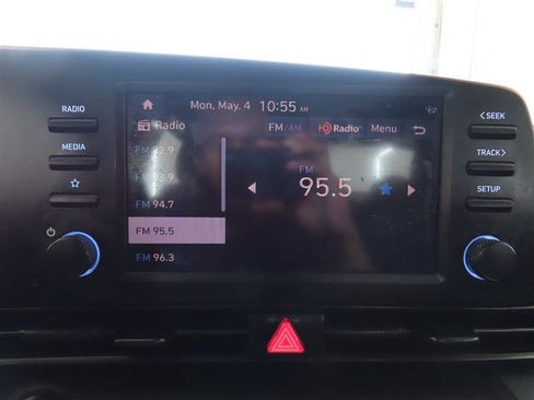 Used 2025 Hyundai Elantra Sport FWD image 22