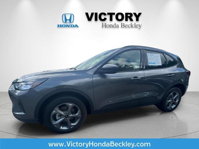 Used 2025 Ford Escape ST-Line AWD/4WD image 1