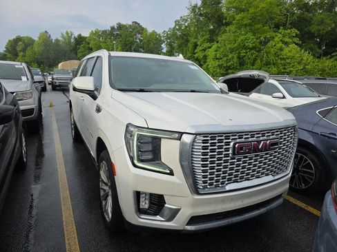 Used 2023 GMC Yukon XL Denali AWD/4WD image 2