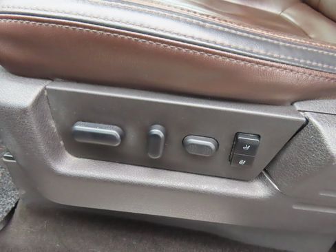 Used 2011 Ford F150 Platinum image 30